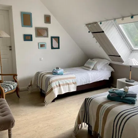 ゲストハウス D'hotes Les Rougemonts 3*